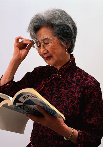 综α